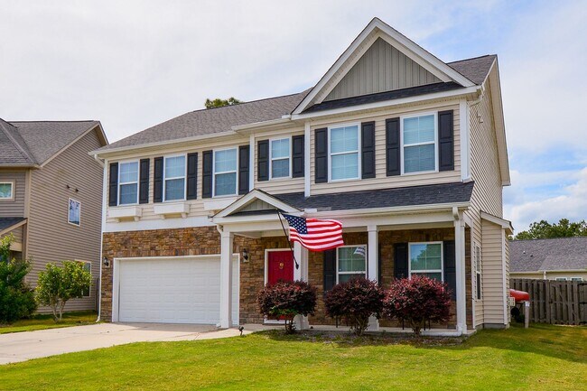 Foto del edificio - Gorgeous 5 Bedroom Home in Neighborhoods of Holly Ridge