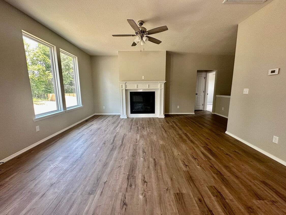 Building Photo - NEW HOME in MARSHFIELD