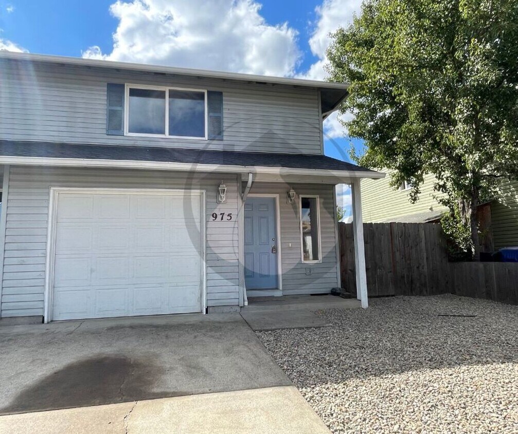 Foto principal - Charter Triplex #2022-1085