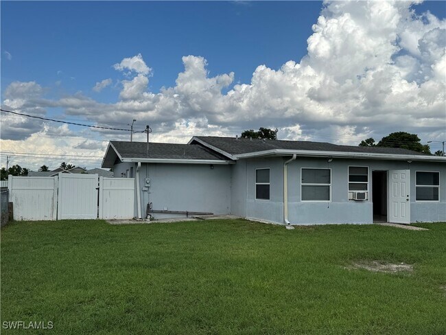 Foto del edificio - 2328 Country Club Blvd