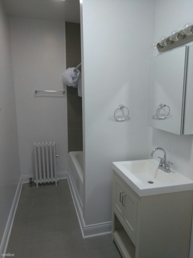 Foto del edificio - 639 W Buckingham Pl