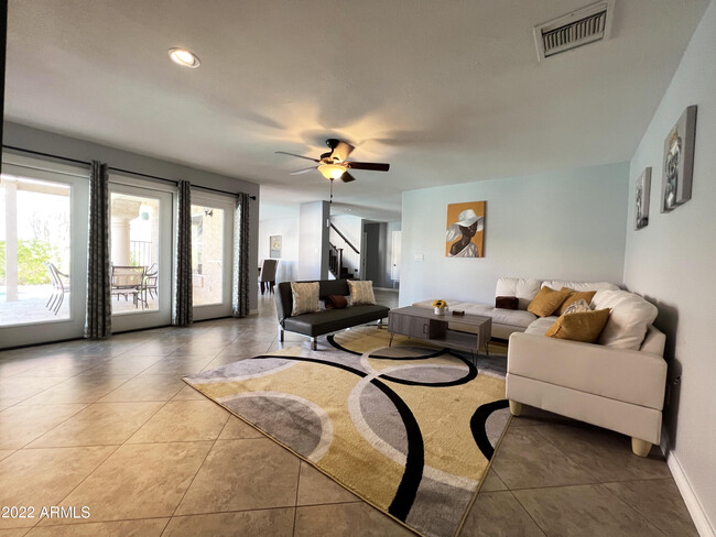 Foto del edificio - 11216 E Laurel Ln