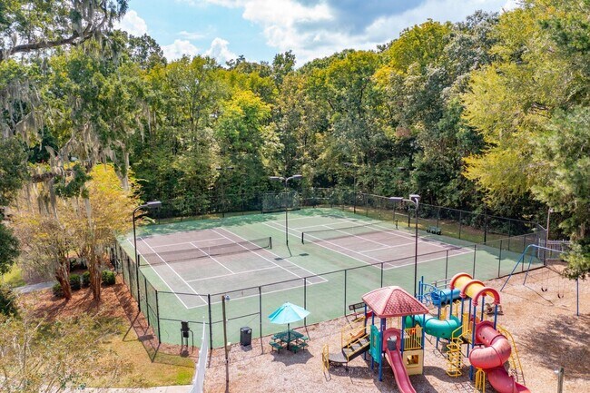 Building Photo - 5472 Altamaha Dr