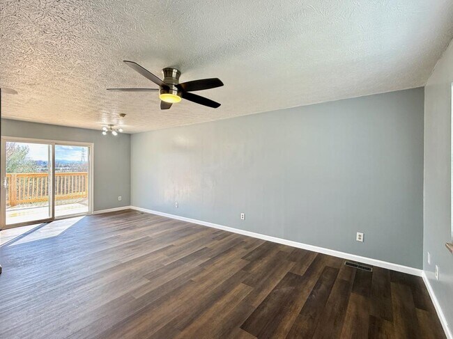 Foto del edificio - 275 Stone Dam Rd