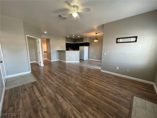 Foto del edificio - 5415 W Harmon Ave
