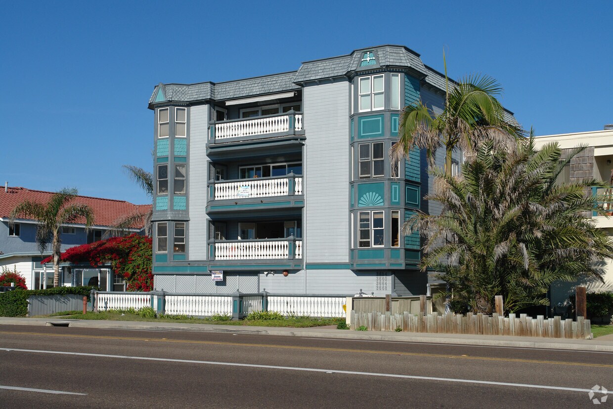 Foto principal - 3654-3668 Carlsbad Blvd