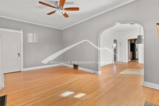 Foto del edificio - Beautiful Home with Washer/Dryer and Fenced Yard