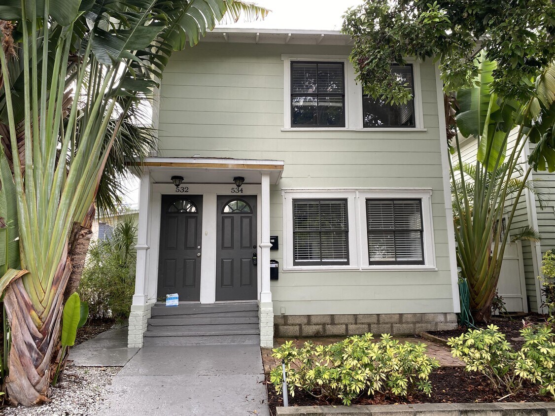 Foto principal - 534 11th Ave N