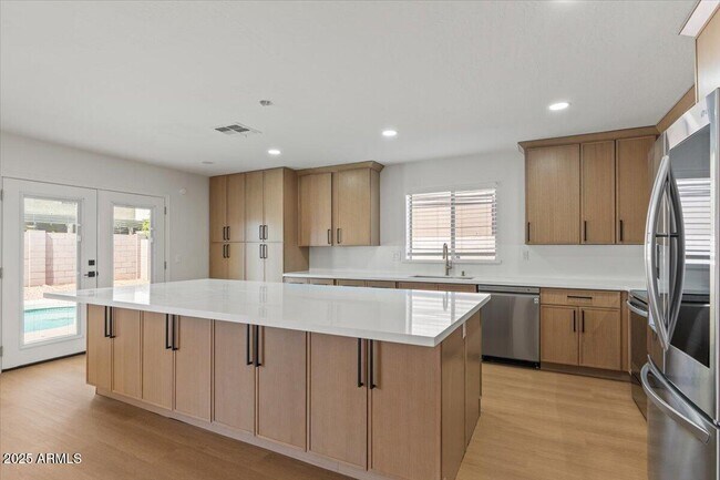 Building Photo - 2289 W Hayden Peak Dr