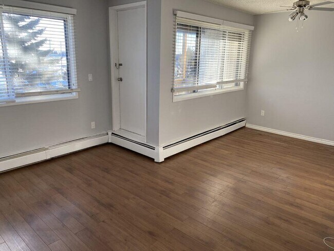 Building Photo - St Paul/Desjardins Apartments