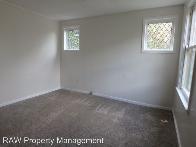 Building Photo - 2855 Shaffer Ave