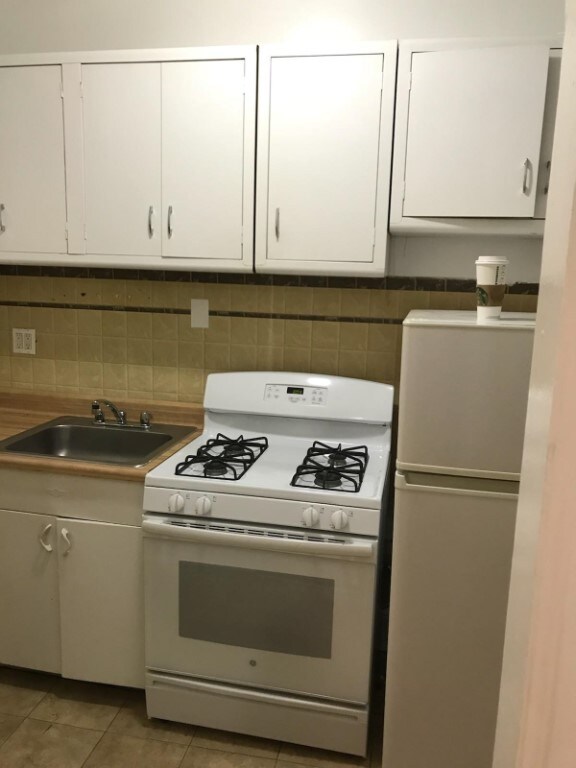 Primary Photo - 2830 34th St