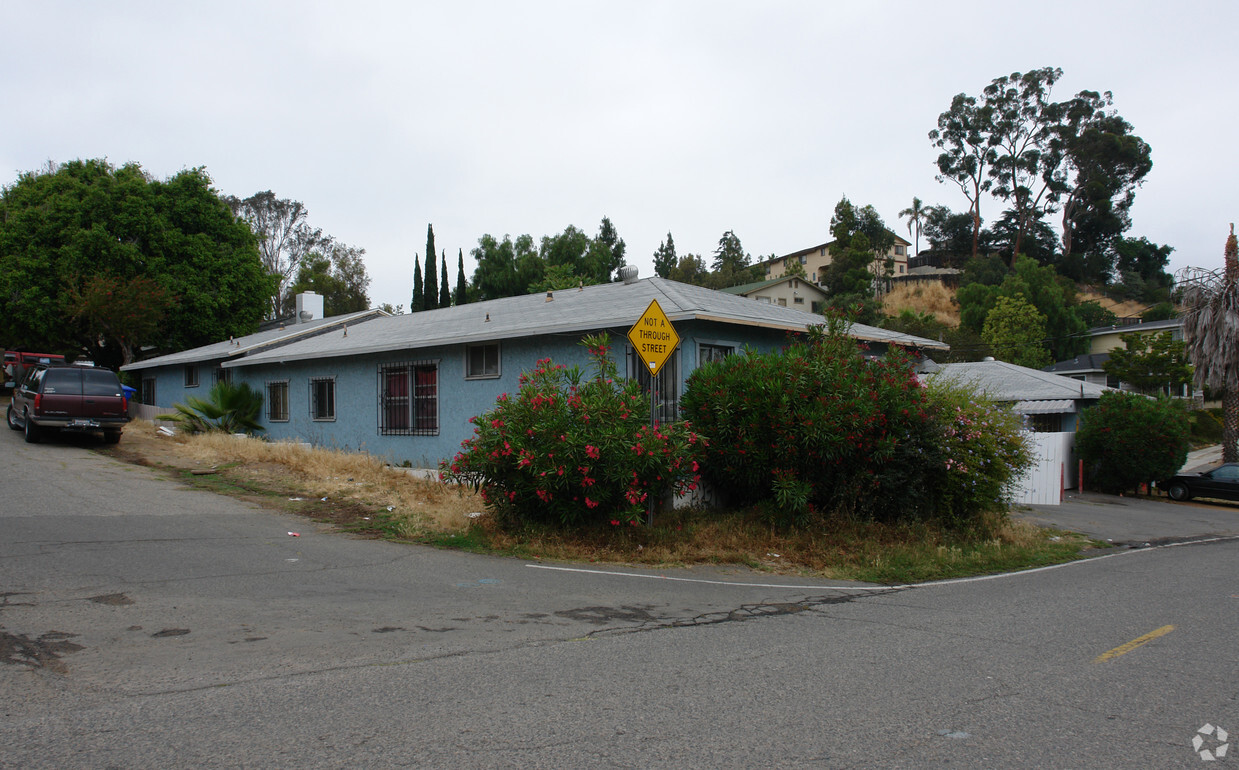 Building Photo - 203-207 Hillside Ter