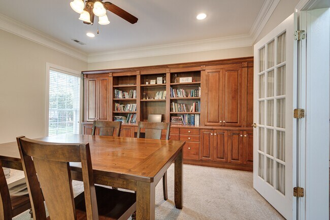 Building Photo - 7111 Weddington Brook Dr