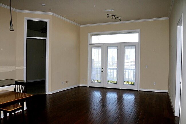 Foto del edificio - 300 St Joseph Pkwy