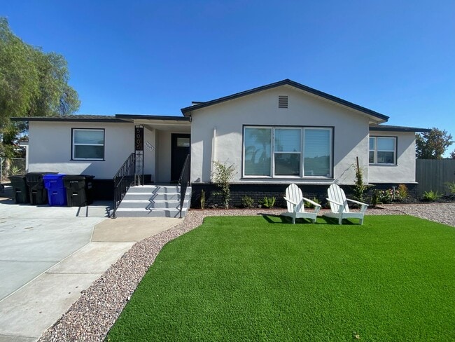 Building Photo - 4BD/2BA, Fully Renovated!!