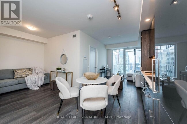 Building Photo - 28 Freeland St