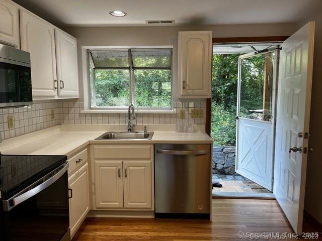 Primary Photo - 21 Hollow Tree Rd