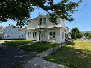 Building Photo - 421 North St