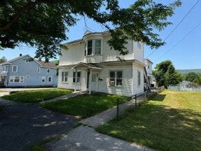 Building Photo - 421 North St