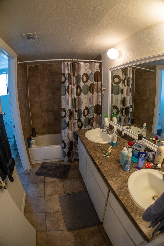 Foto del edificio - 3102 Cedar St