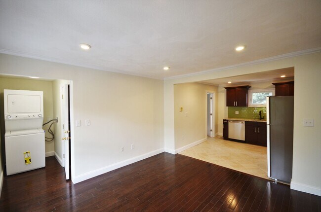 Building Photo - 130 Bro