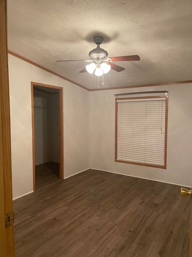 Foto del edificio - 1298 Crume Rd