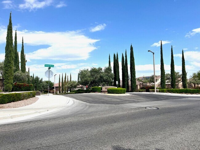 Foto del edificio - SUMMERLIN - Single-story 3 Bedroom 2 bath ...