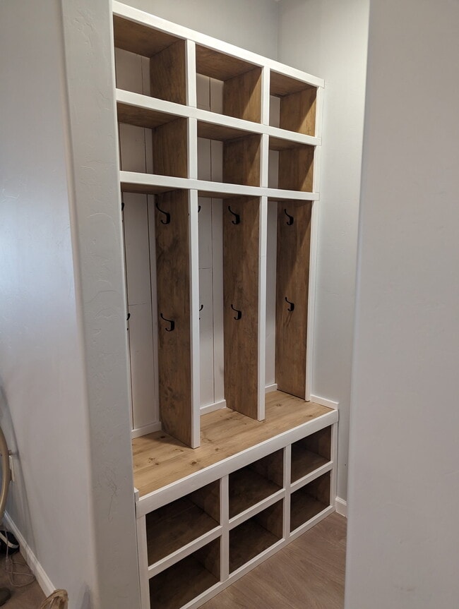 Building Photo - 9780 E Lynx Lk Trl
