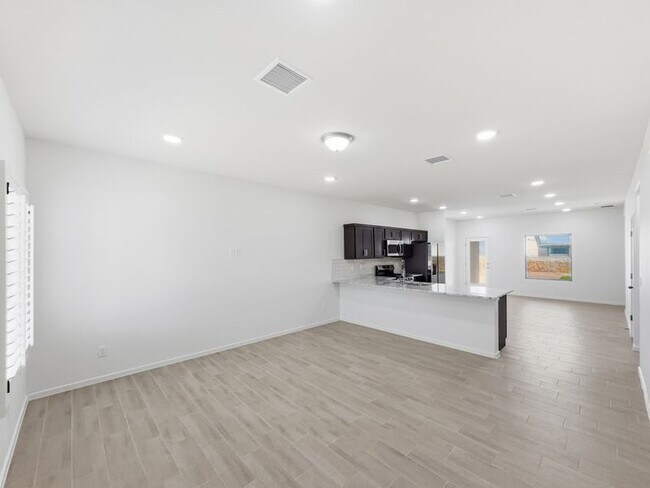 Foto del edificio - 13961 Victory Sky Ave