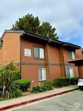 Building Photo - 38623 Cherry Ln