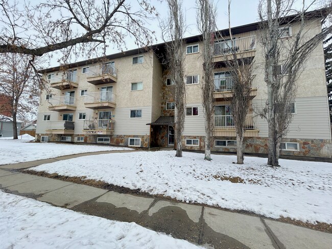 Photo du bâtiment - Waskasoo Terrace Apartments