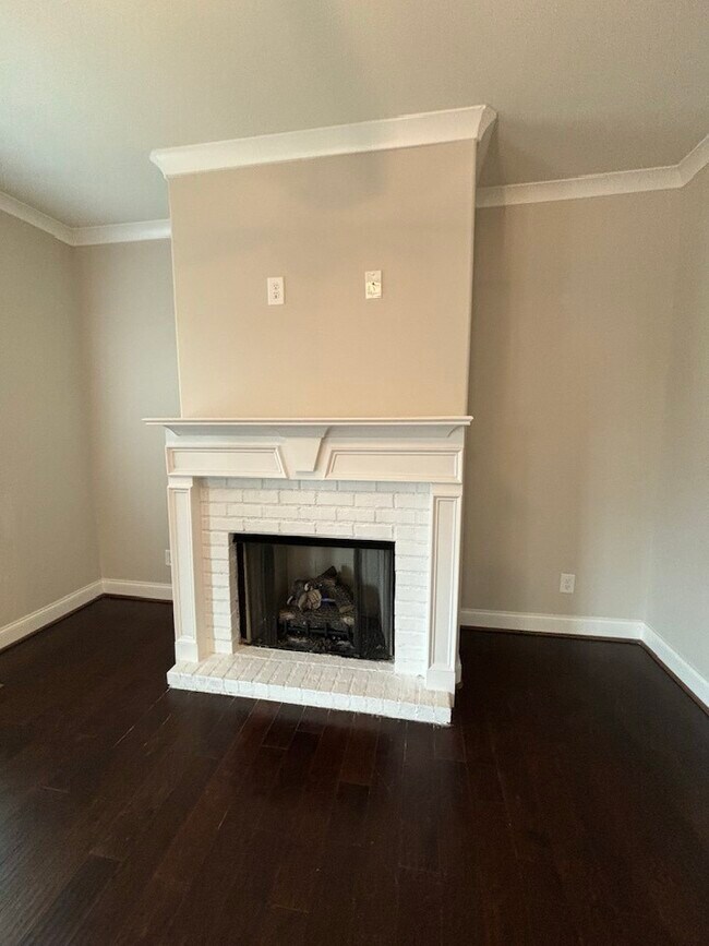 Foto del edificio - 4234 Lenox Dr