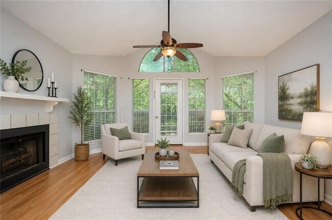 Foto del edificio - 915 Wentworth Ct