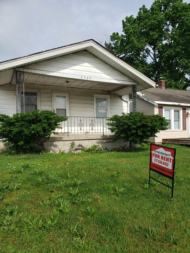 2309 N Monroe St, Decatur, IL 62526 House Rental in Decatur, IL