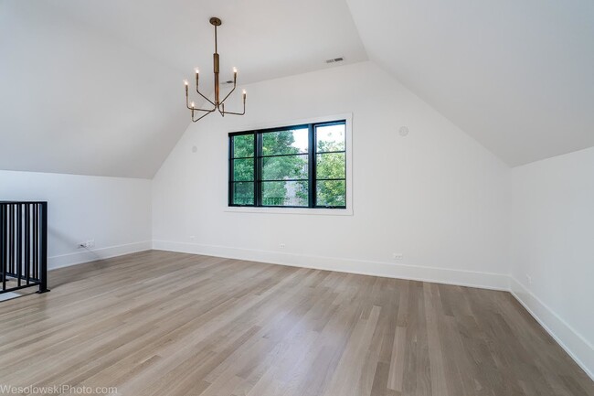 Foto del edificio - 2041 W Cuyler Ave
