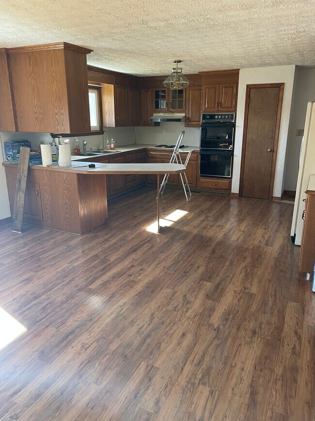 Photo - 512 Flanders St House