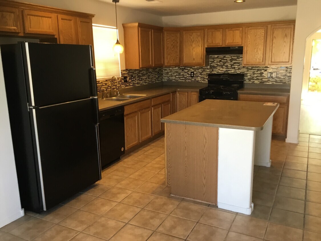 Foto principal - 3833 Oasis Springs Rd NE