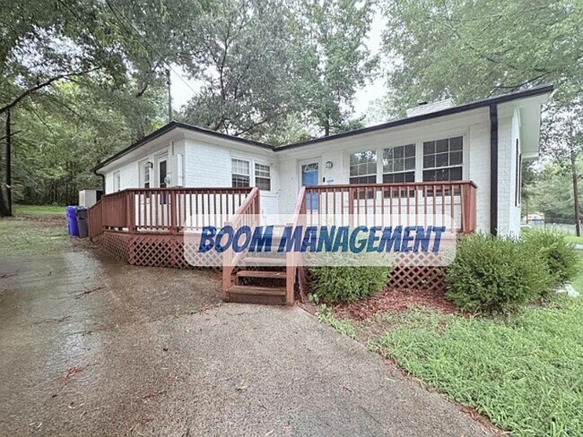 Foto del edificio - 185 Lawndale Ave