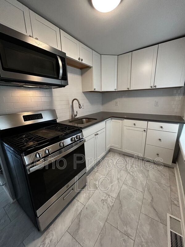 Building Photo - 96 Walworth St