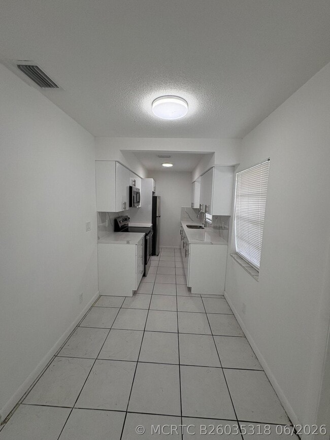 Building Photo - 4031 NW 30th Terrace