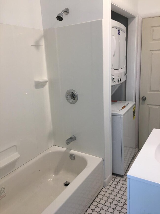 Washer and dryer - 2849 S Iseminger St