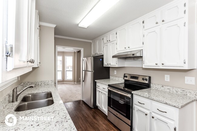 Foto del edificio - 813 Seven Springs Dr