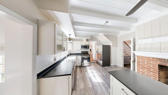Building Photo - Cool Updated Historic 4/3.5 Farmhouse in Bethesda on Private, 1.5 Acre Lot
