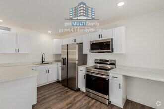 Building Photo - 700 W University Dr