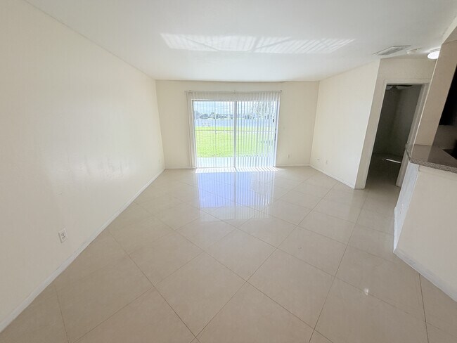 Foto del edificio - 3445 NW 44th St