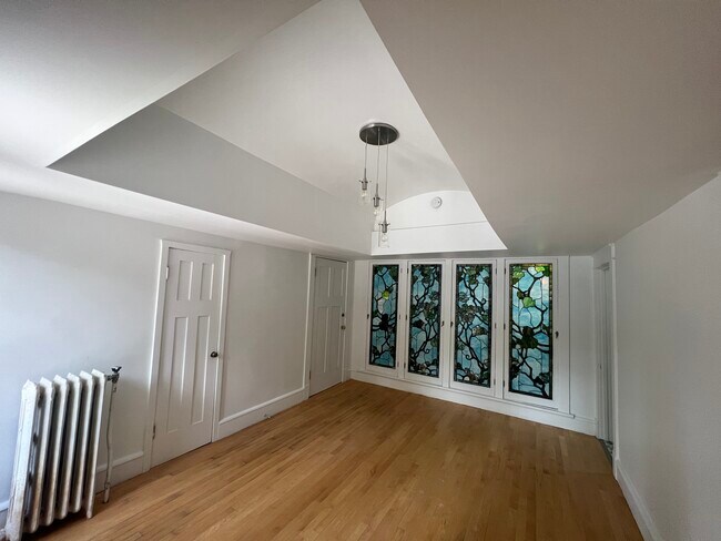 Foto del edificio - Renovated Two-Bedroom Apartment!