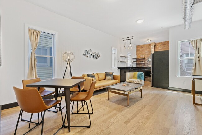 Foto del edificio - 439 Chelsea St