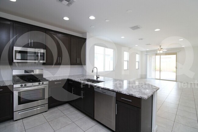 Foto del edificio - 1341 E Glass Ln