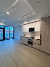 Building Photo - 699 Sheppard Av E